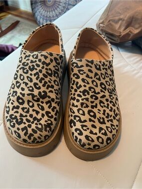 Leopard Print Slip-On Platform Shoes - Taupe & Black